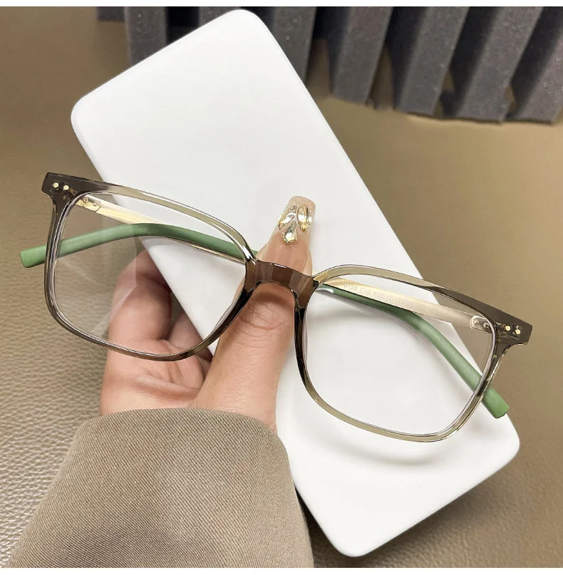 Stylish TR90 Full-Frame Glasses